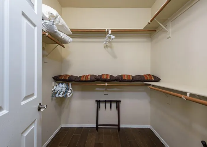 Apartment Raintree *