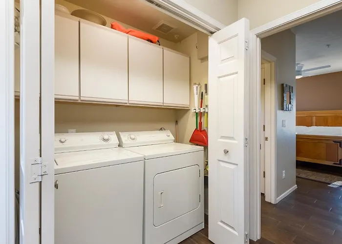 Raintree Apartment *